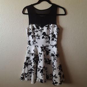 Trixxi floral patterned party dress, medium